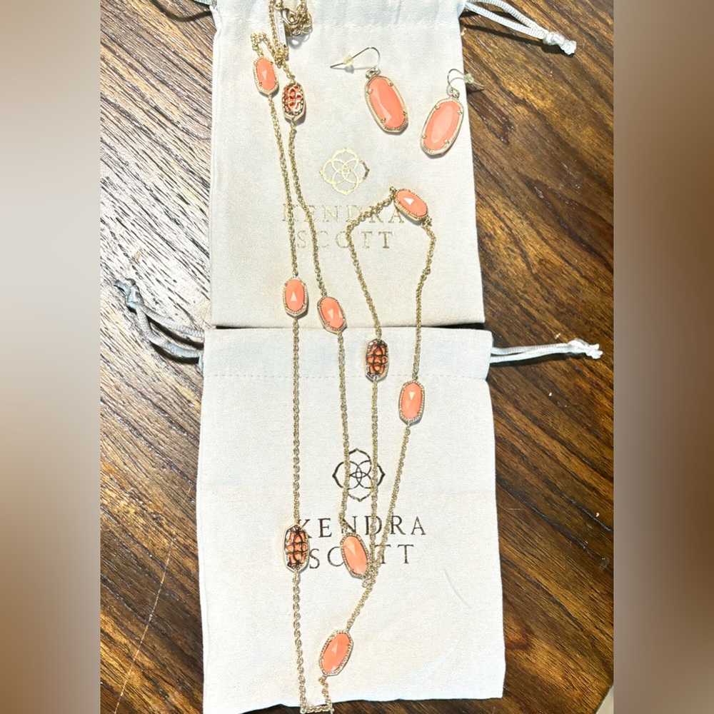 Kendra Scott matching coral set
